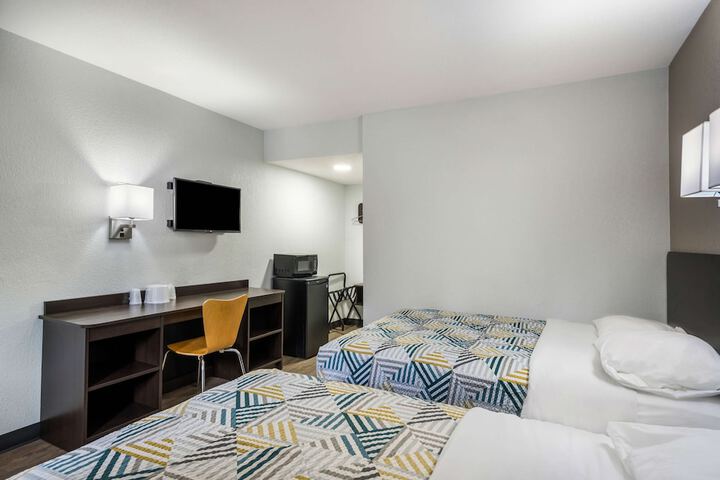 Room 15 of 28