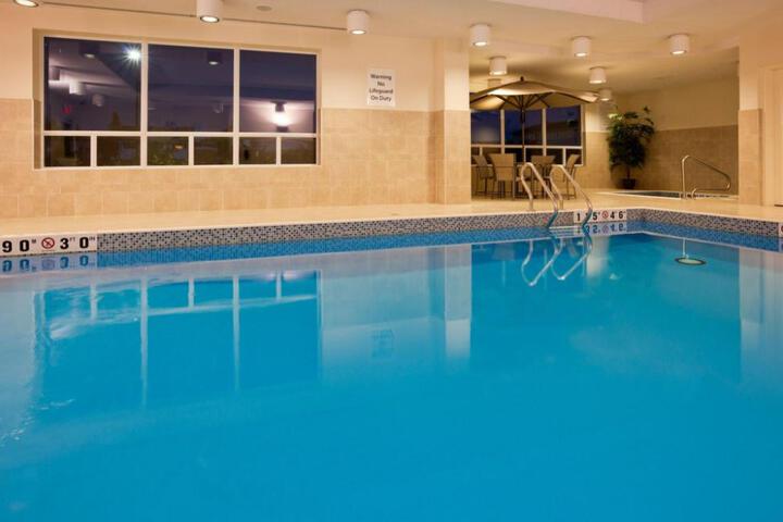 Holiday Inn Express & Suites New Liskeard by IHG