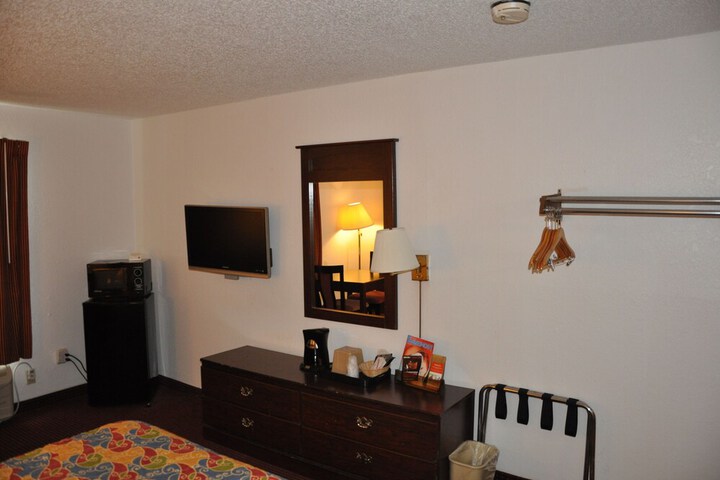 Room 7 of 14