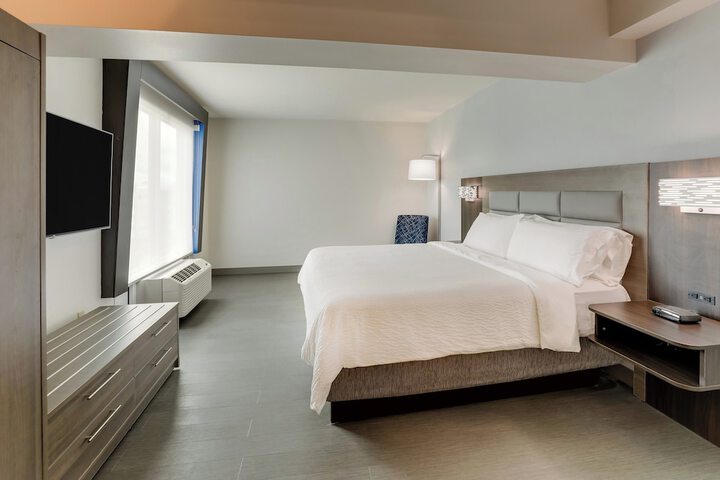 Room 21 of 50