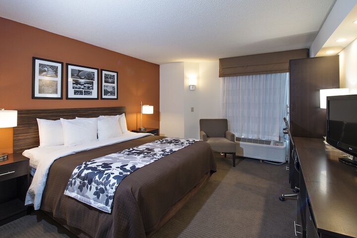 Room 21 of 32