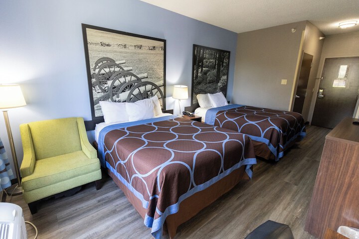 Super 8 by Wyndham Smithfield / Selma