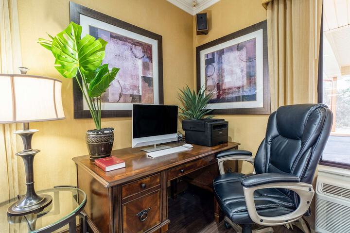 Business Center 60 of 60