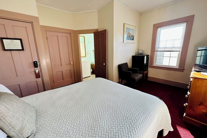Room 53 of 167