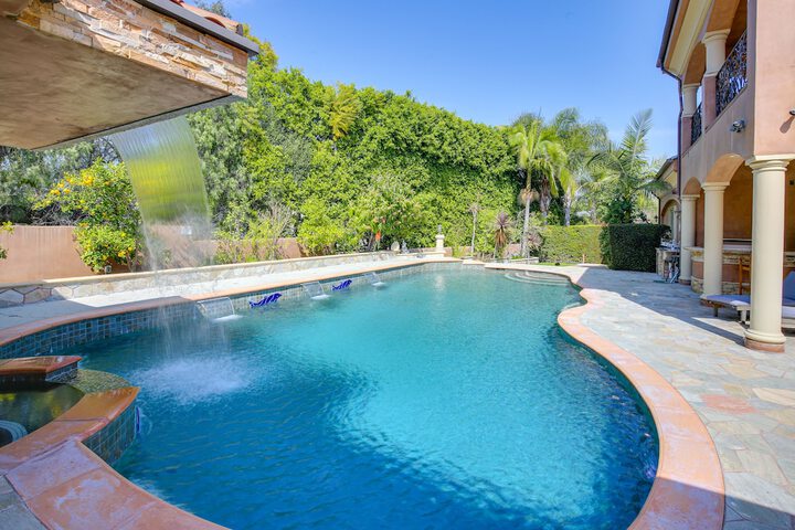 Spacious Fullerton Villa w / Private Pool & Hot Tub