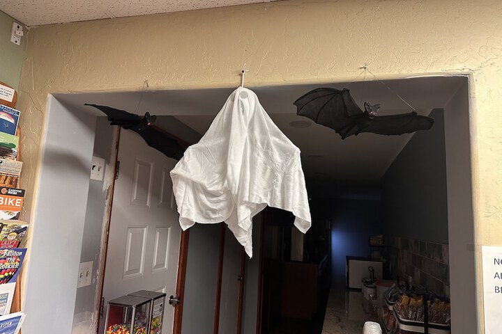 Room 28 of 33