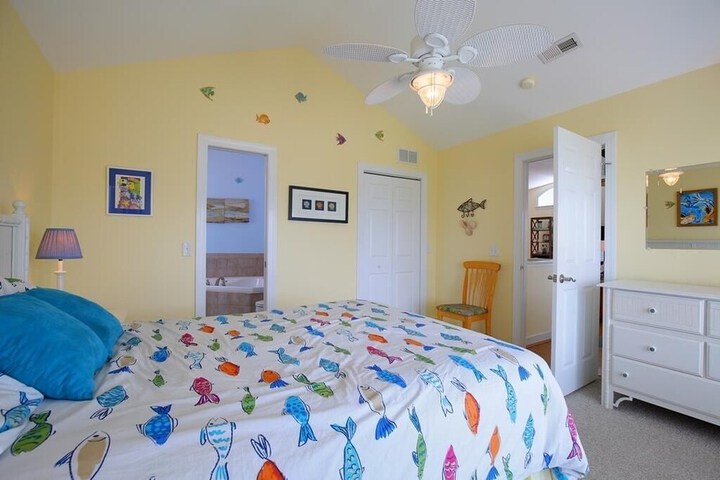Room 12 of 30