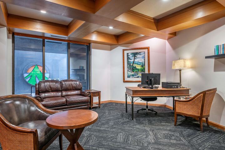 Business Center 45 of 46