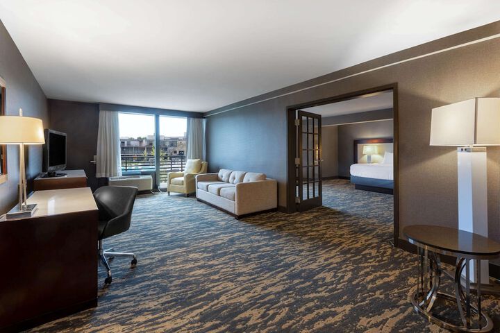 Room 30 of 104
