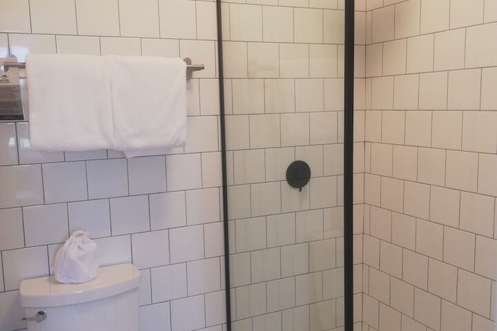 Room 25 of 43