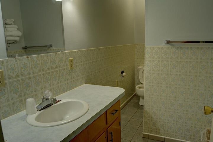 Room 32 of 34