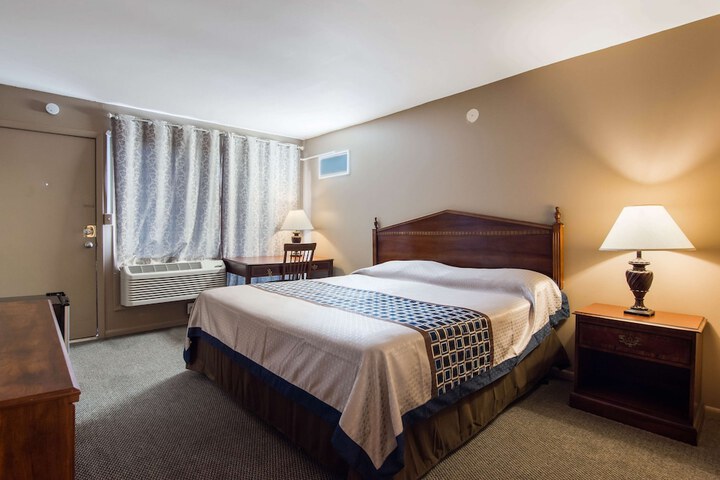Room 13 of 24