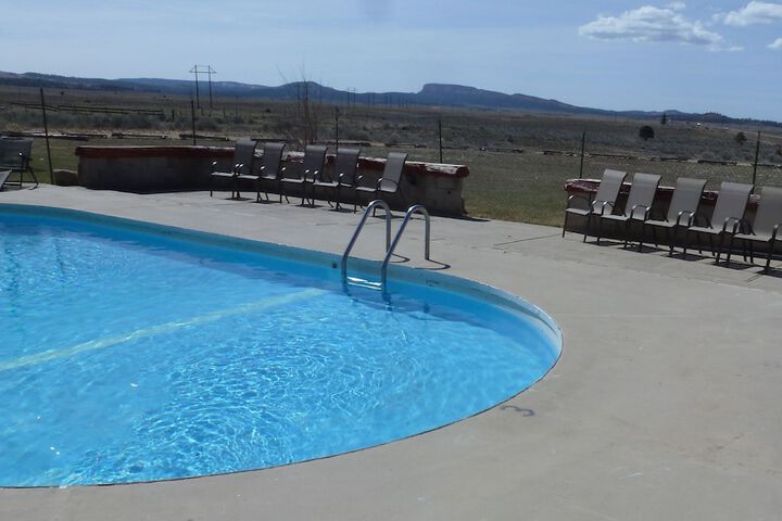 Pool 10 of 64