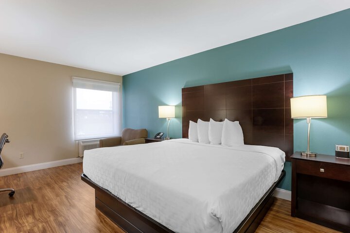 Room 9 of 36