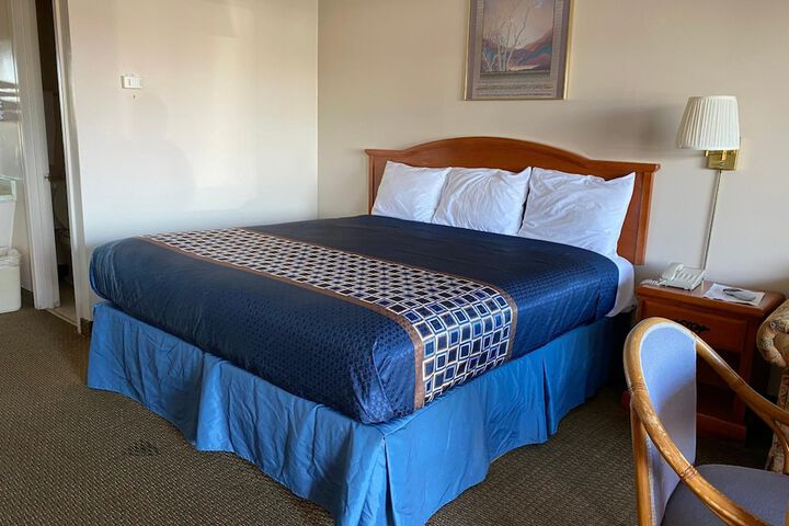 Room 8 of 28