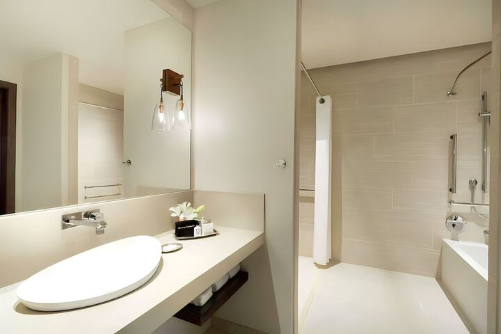 Room 12 of 36