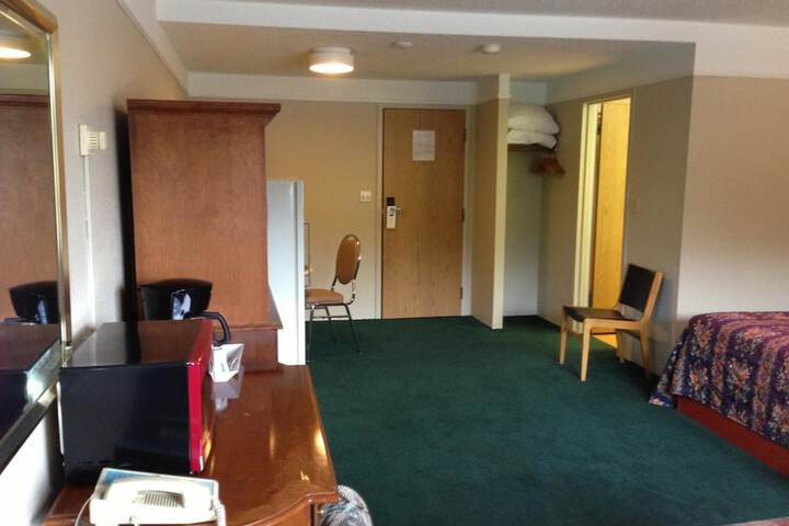 Room 46 of 68