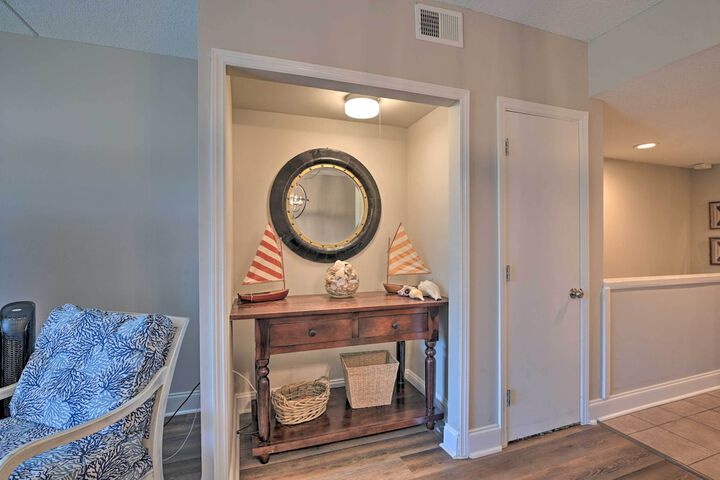 Pawleys Island Condo Retreat w / Beach Access!