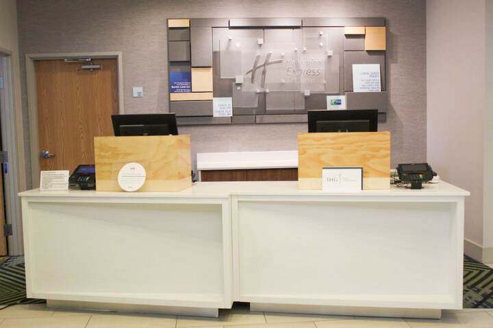 Holiday Inn Express & Suites Martinsville by IHG