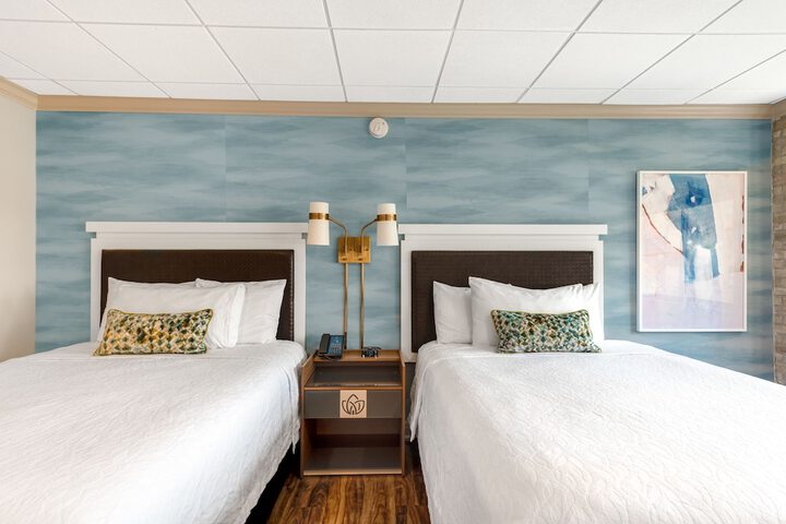 Room 212 of 250