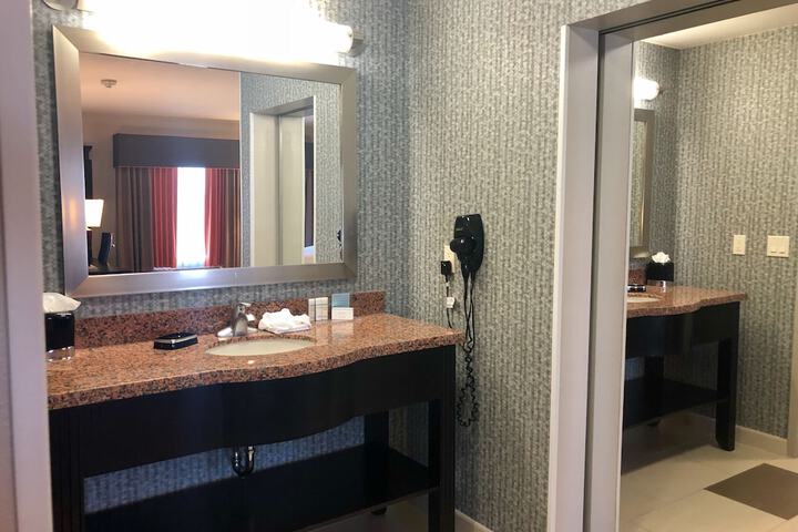 Room 32 of 54