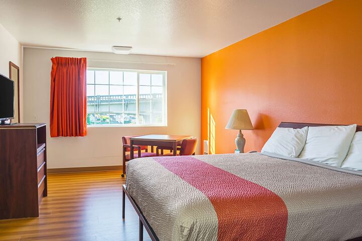 Room 26 of 35