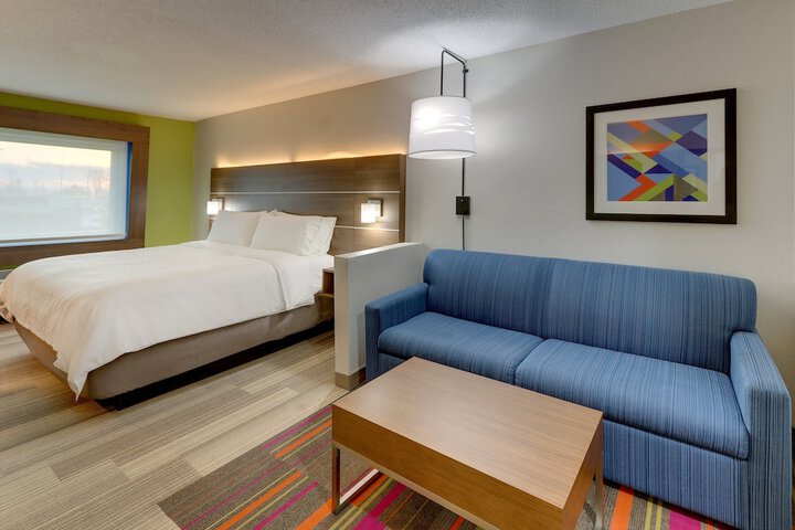 Room 15 of 39