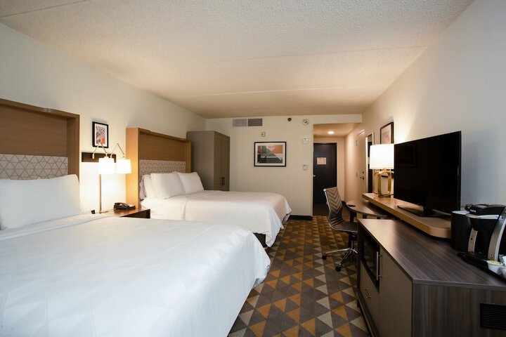 Room 27 of 61