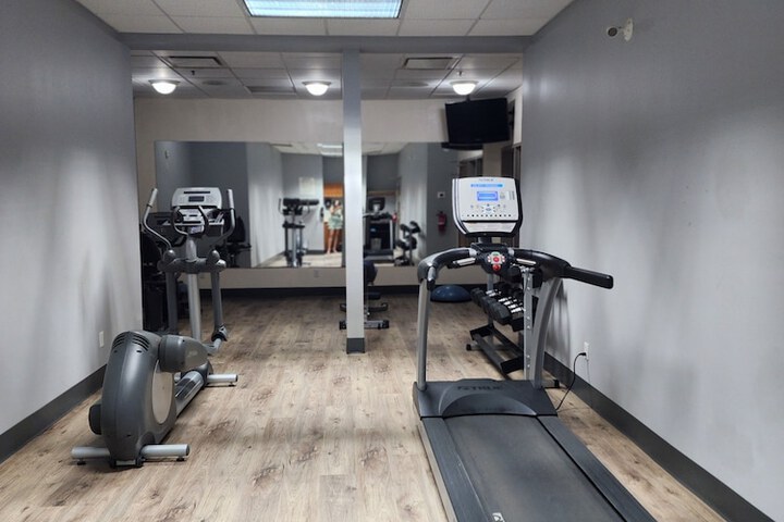 Merit Hotel & Suites