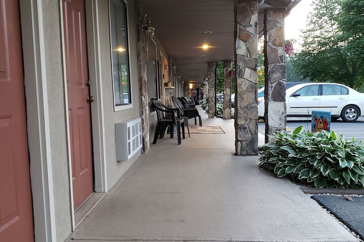 Hotel 6 of 33