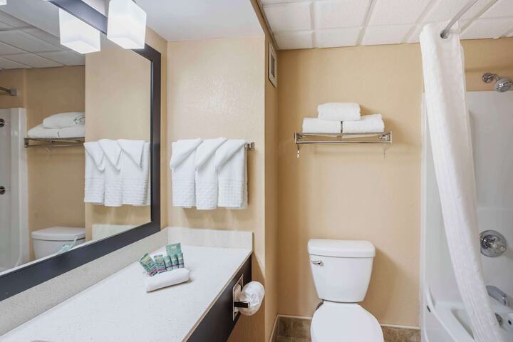 Room 35 of 61