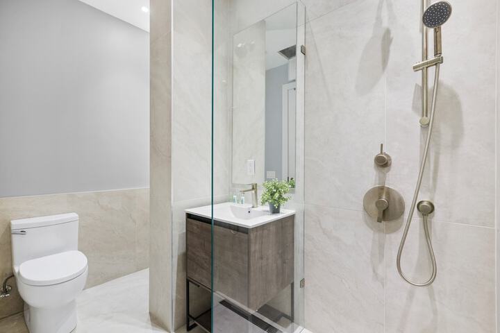 Global Luxury Suites at the Arches