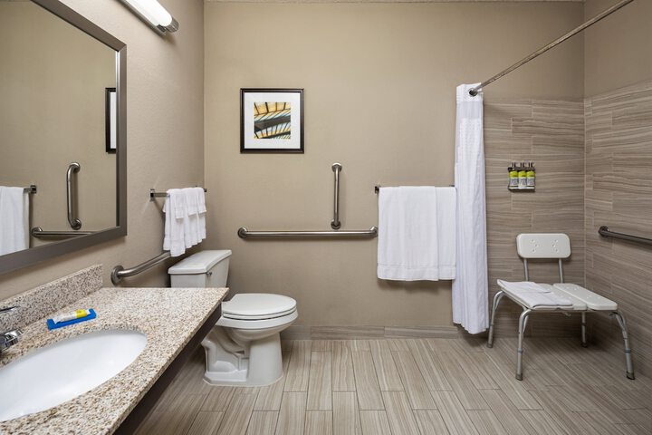 Room 10 of 35