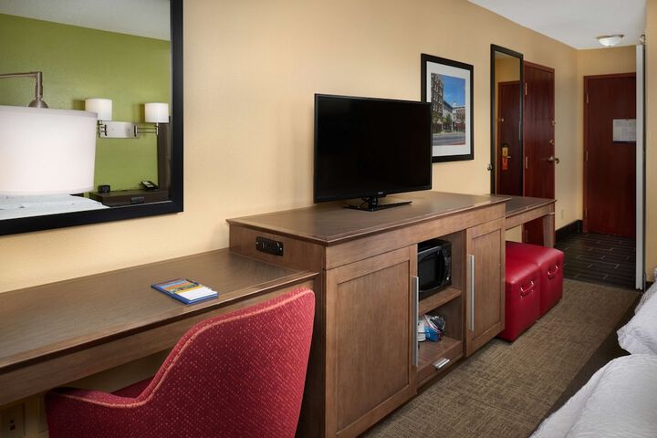 Room 11 of 27
