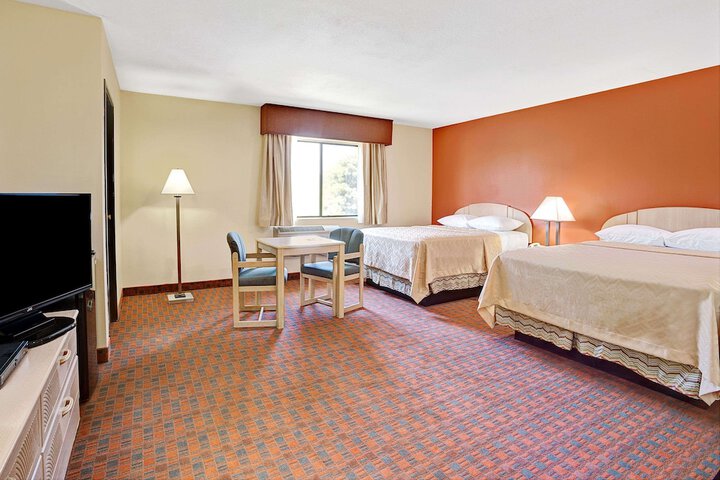 Room 27 of 43