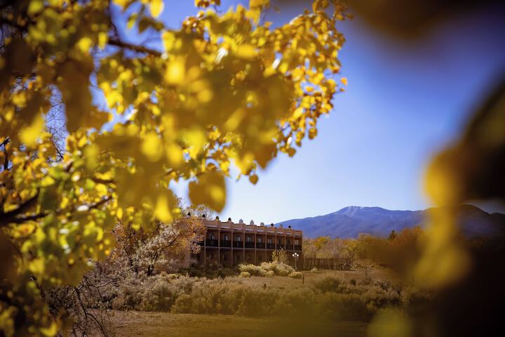 Sagebrush Inn & Suites