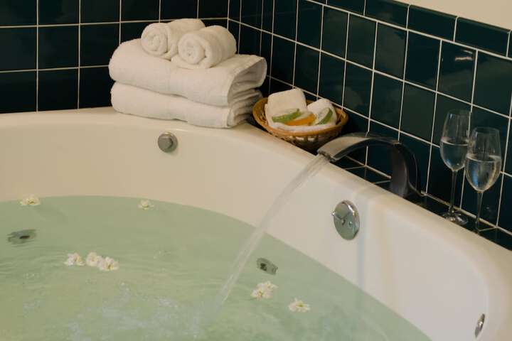 Hot Tub 58 of 59