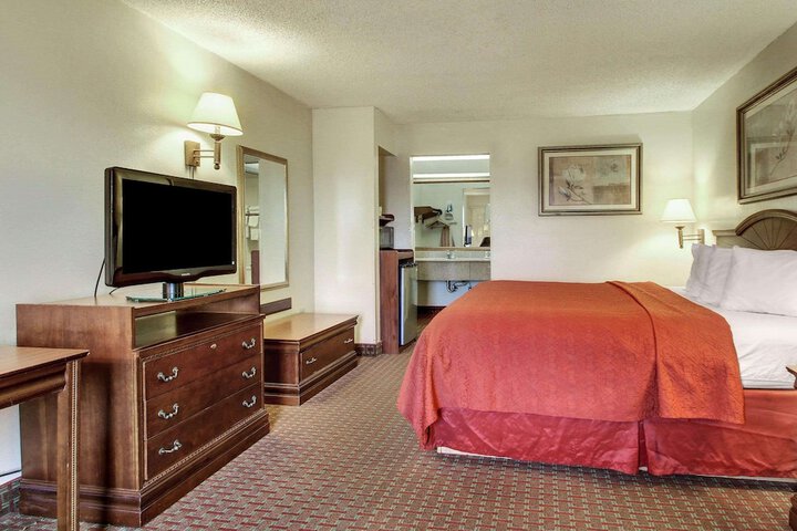Room 21 of 32