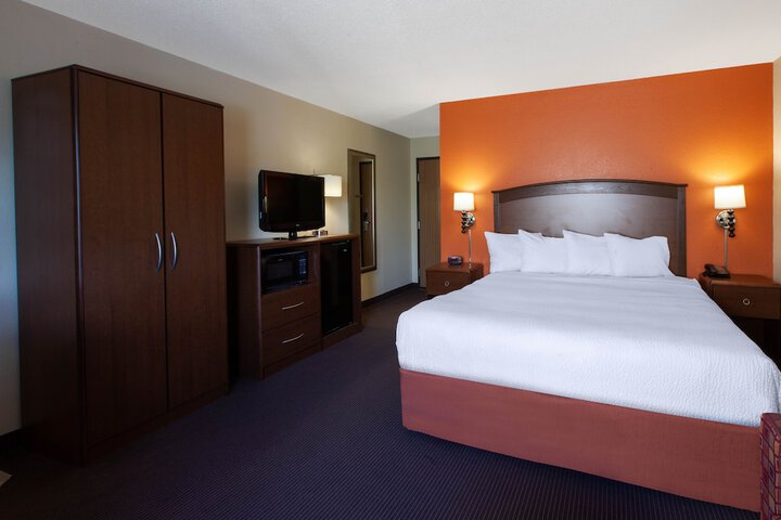 AmericInn by Wyndham Iron River