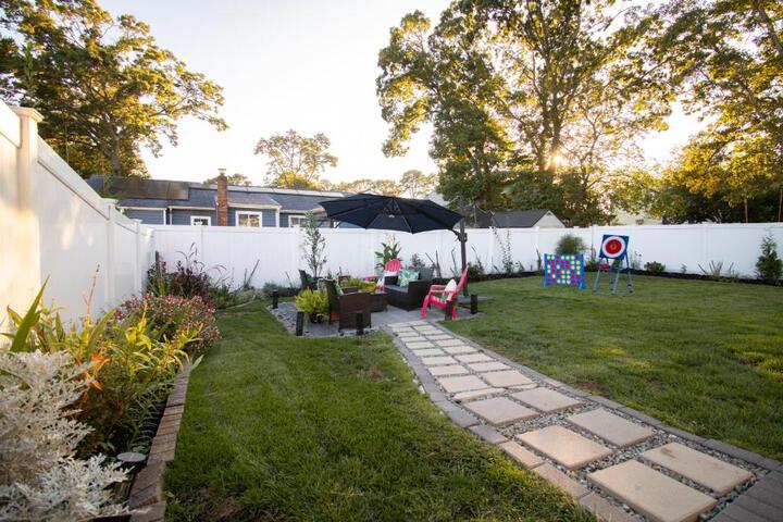 Exceptional & Central Garden Suite, Top Amenities & Care!
