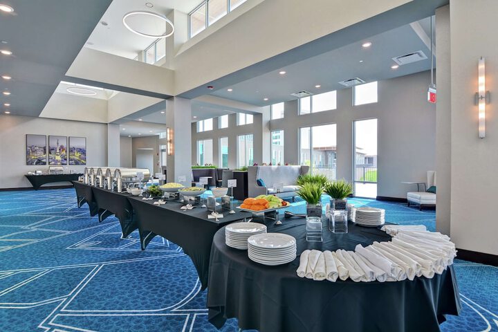Dining 74 of 86
