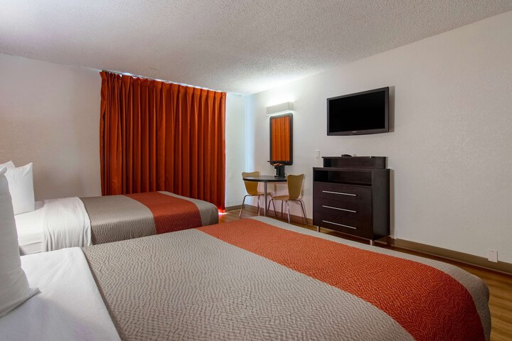 Room 17 of 36