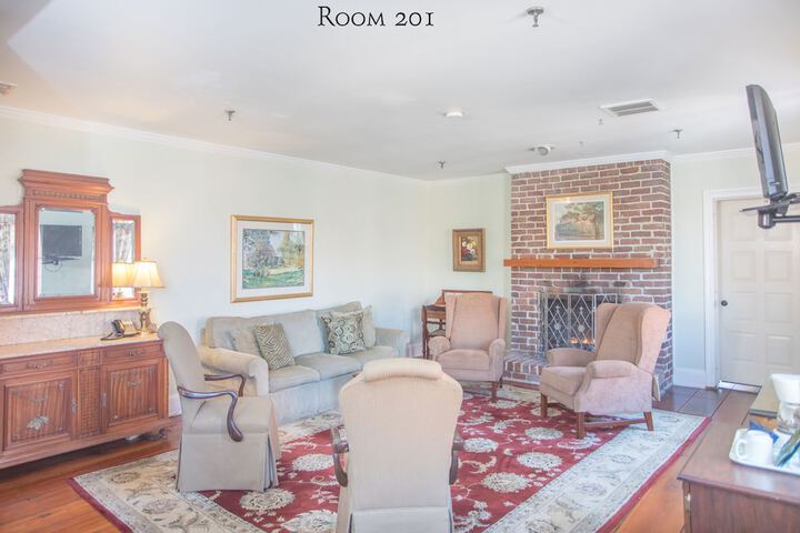 Room 21 of 170