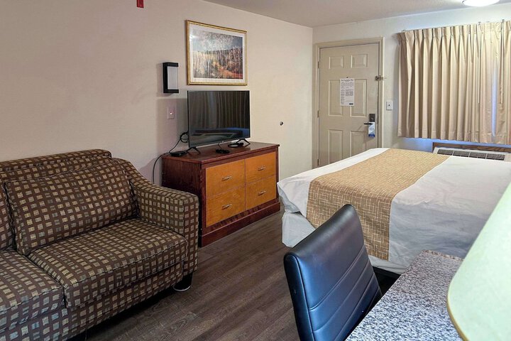 Room 12 of 34