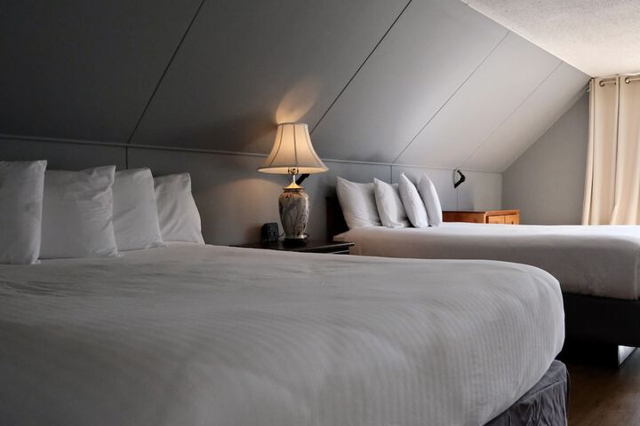 Room 17 of 247