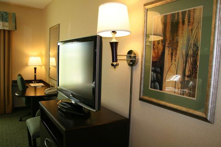 Room 17 of 28