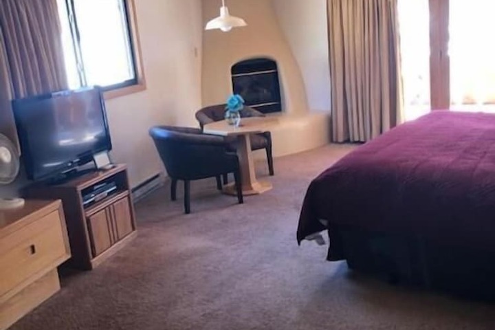 Room 37 of 60