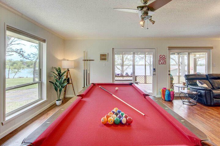 Mineola Lake House w / Dock & Fire Pit!