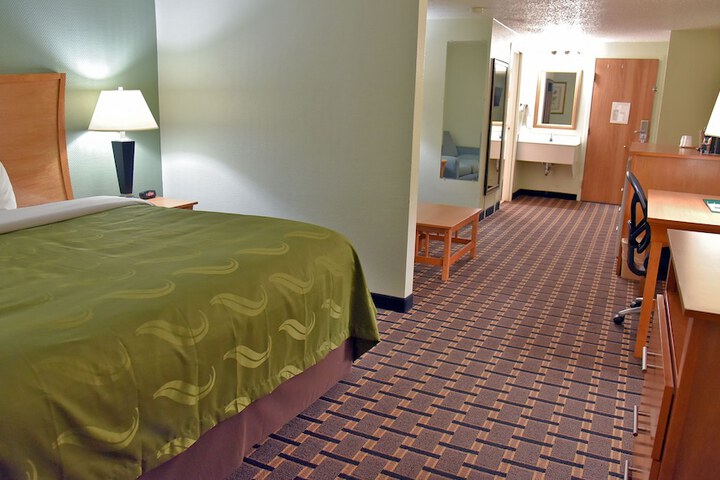 Room 27 of 75