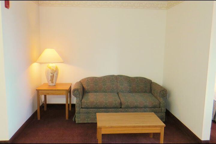 Room 35 of 72